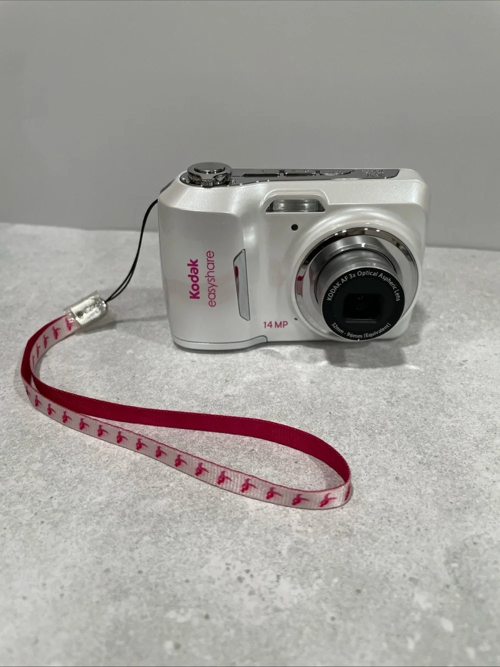 Kodak EasyShare C1530 14MP Digital Camera White Pink Susan G Komen TESTED MINT